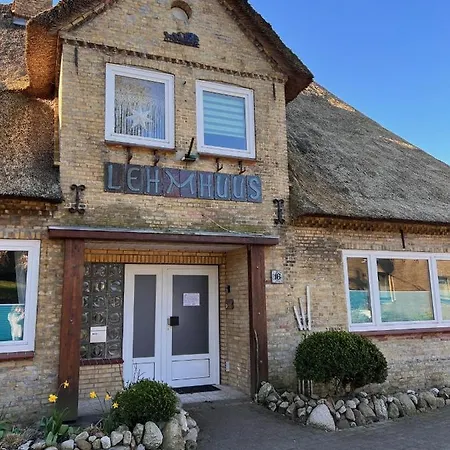 Kreatives Wohnen Unter Reet Ruhig Und Doch Zentral Apartment Schwabstedt Exterior photo