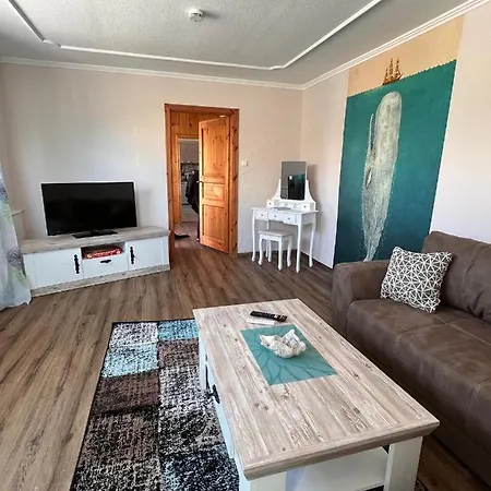 Kreatives Wohnen Unter Reet Ruhig Und Doch Zentral Apartment Schwabstedt Room photo