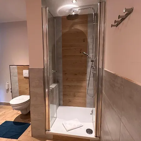 Kreatives Wohnen Unter Reet Ruhig Und Doch Zentral Apartment Schwabstedt Room photo