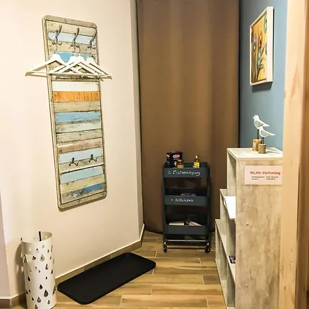 Kreatives Wohnen Unter Reet Ruhig Und Doch Zentral Apartment Schwabstedt Room photo
