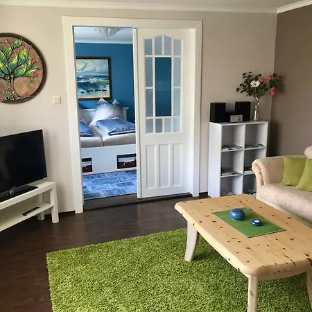 Kreatives Wohnen Unter Reet Ruhig Und Doch Zentral Apartment Schwabstedt Room photo