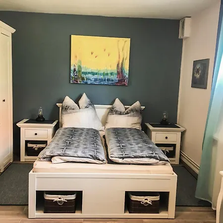 Kreatives Wohnen Unter Reet Ruhig Und Doch Zentral Apartment Schwabstedt Room photo